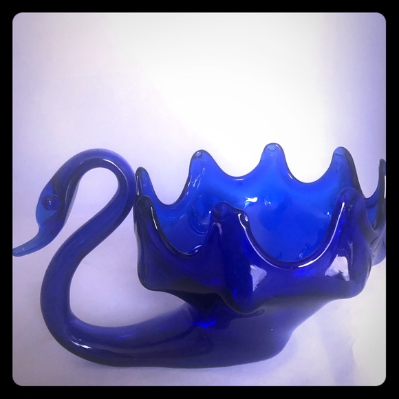 Vintage cobalt art glass swan bowl - Picture 2 of 8